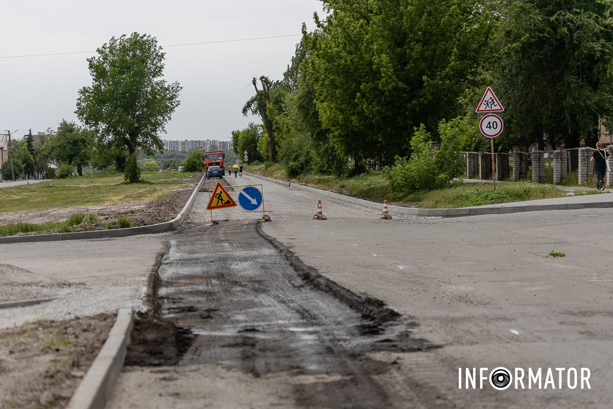 И заменяют асфальт И заменяют асфальт