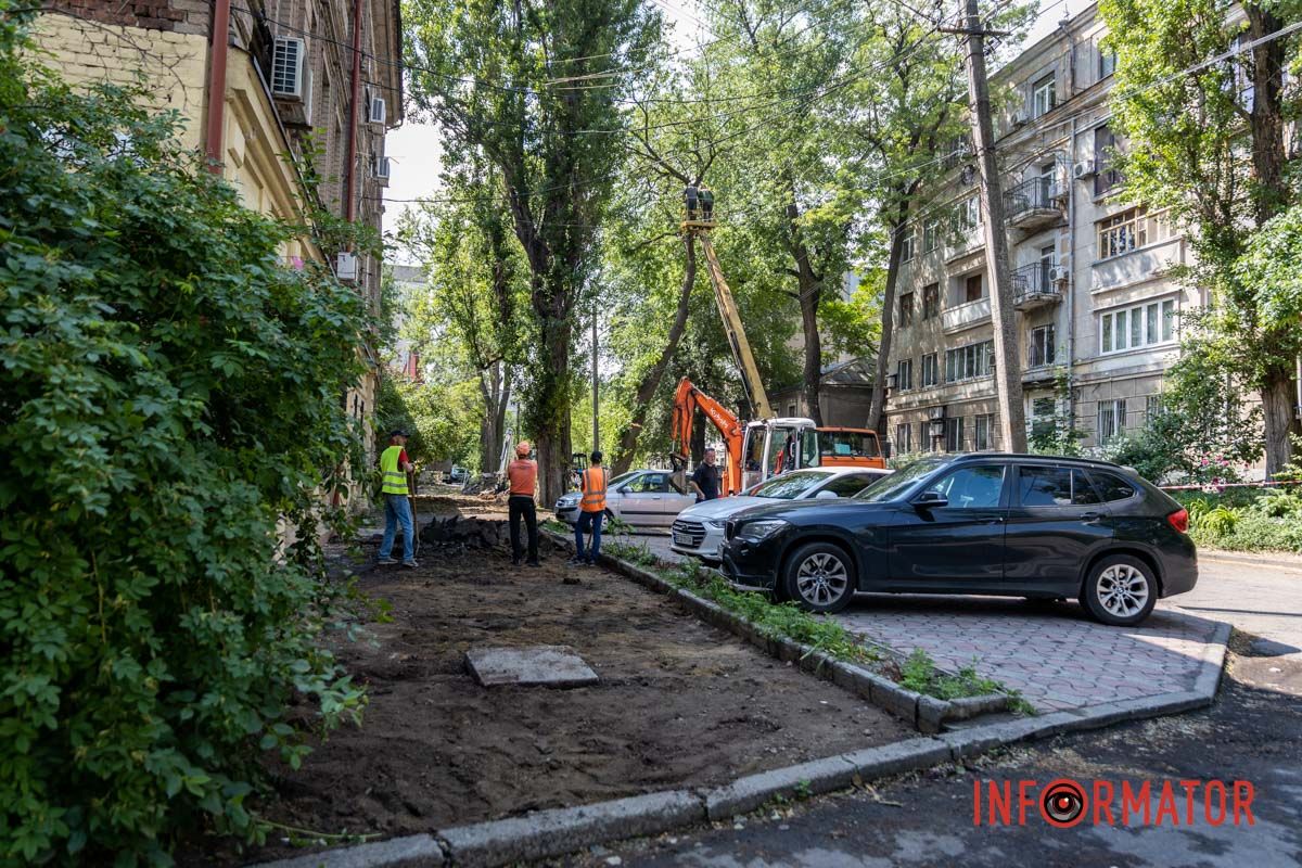 Убрали асфальт у дома