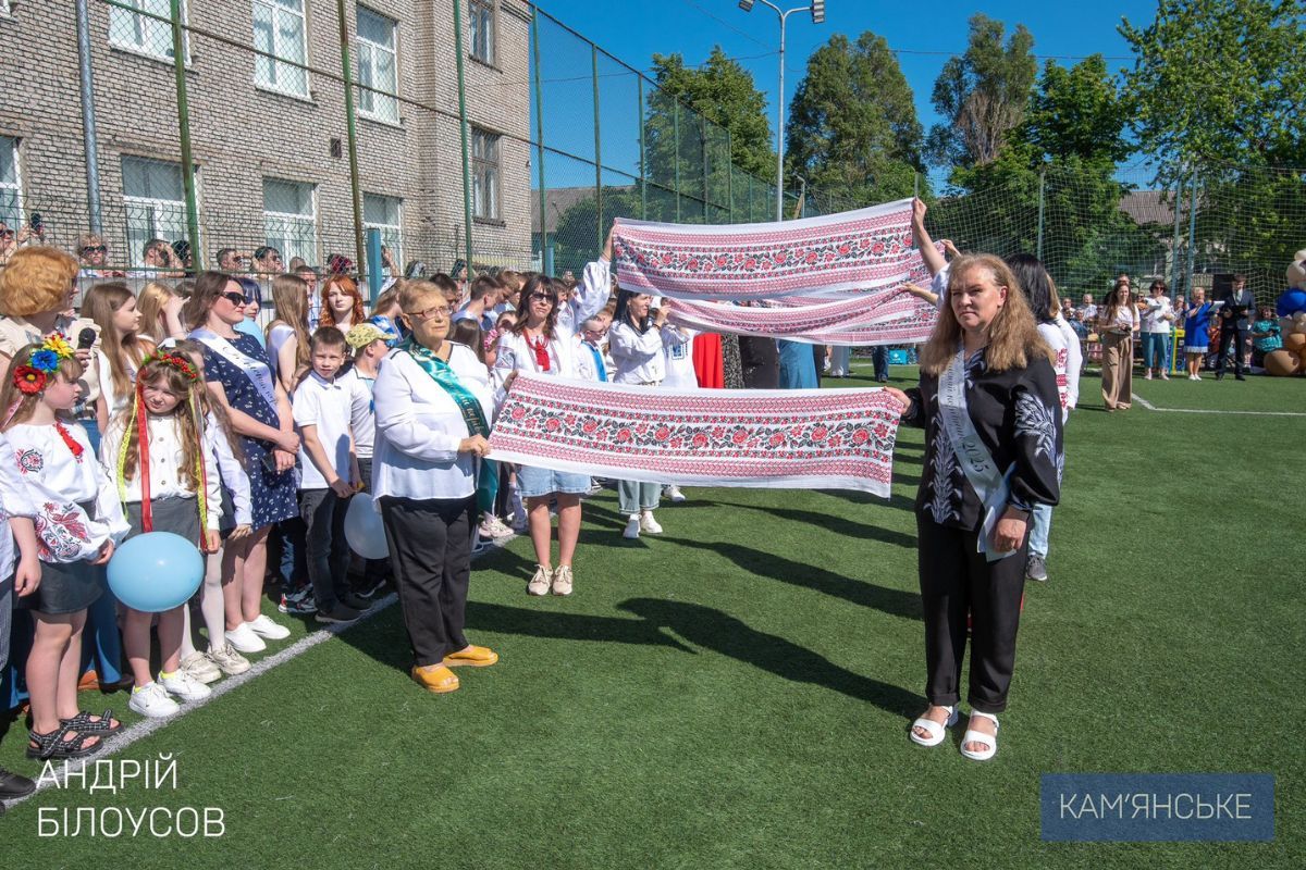З них 3 700 дітей – це випускники (1 400 школярів закінчили 11 клас, а ще 2 300 – дев’ятий)
