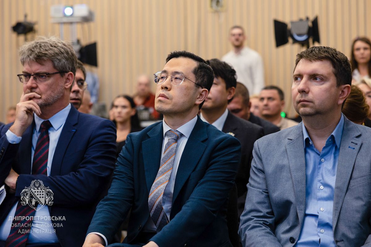 Самый большой в Украине: в Днепре открыли Центр защиты прав ребенка