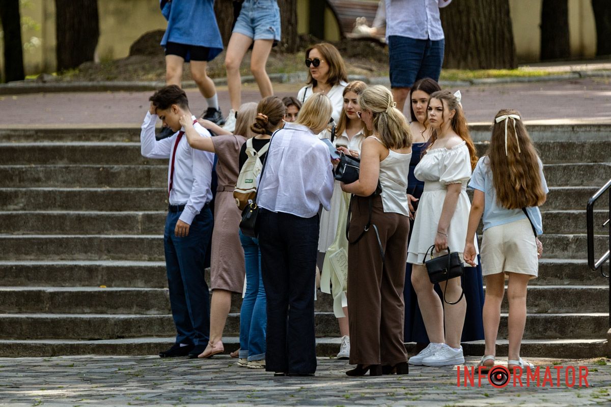 Там було багато молодих людей