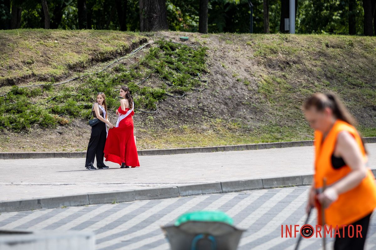 Школа залишилась позаду