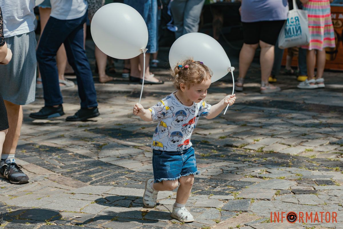 В Днепре в парке Шевченко отпраздновали первый день лета 22