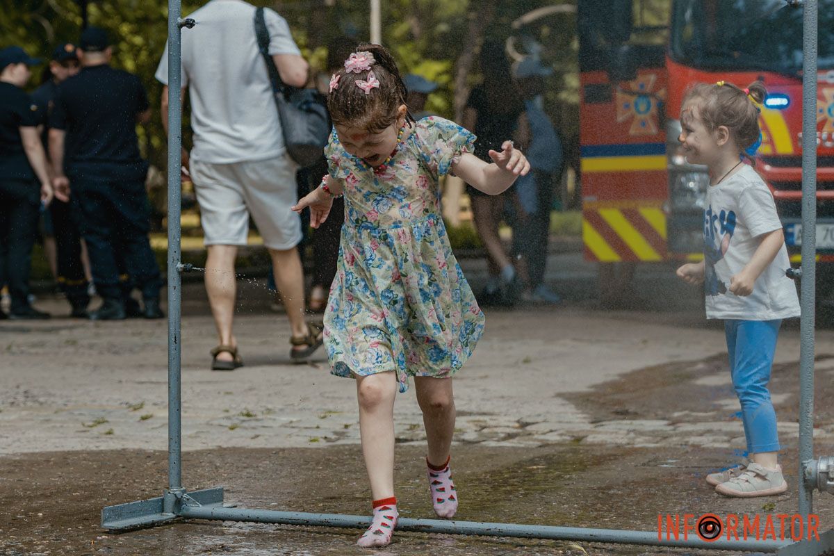 В Днепре в парке Шевченко отпраздновали первый день лета 23