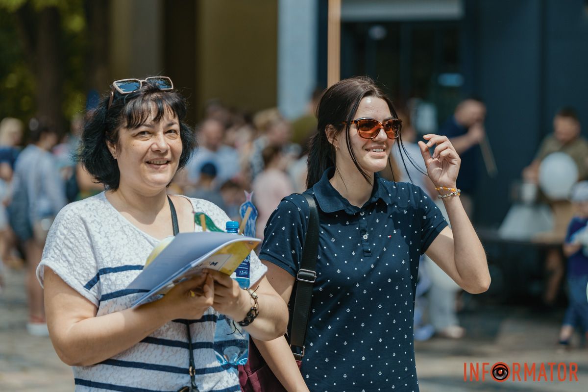 В Днепре в парке Шевченко отпраздновали первый день лета 18