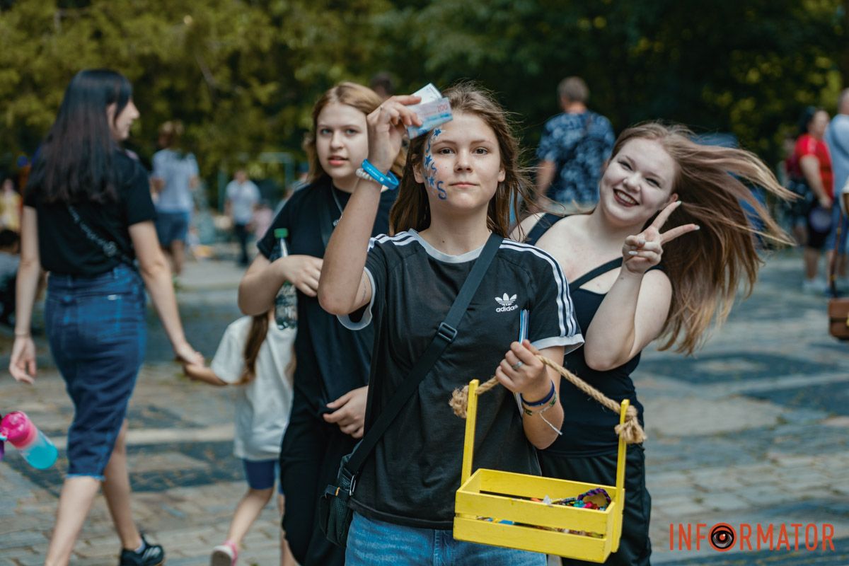 В Днепре в парке Шевченко отпраздновали первый день лета 12