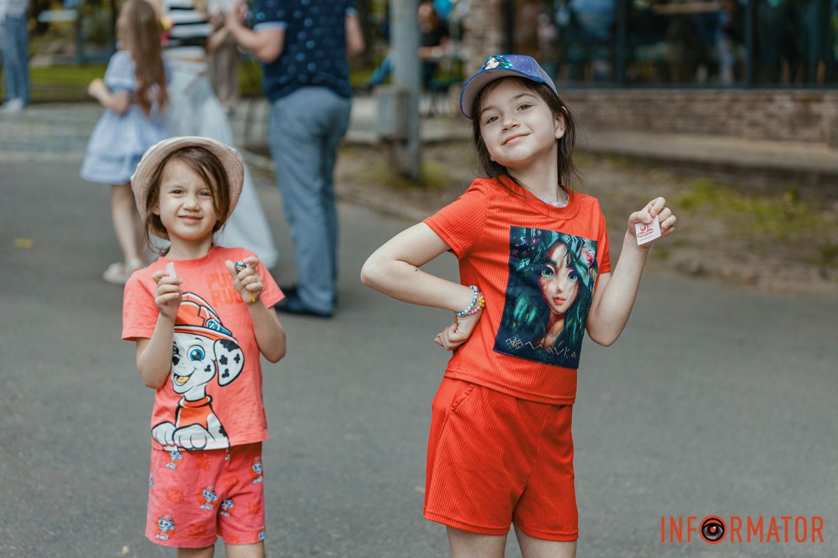 В Днепре в парке Шевченко отпраздновали первый день лета 11