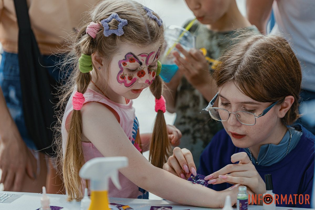 В Днепре в парке Шевченко отпраздновали первый день лета 15