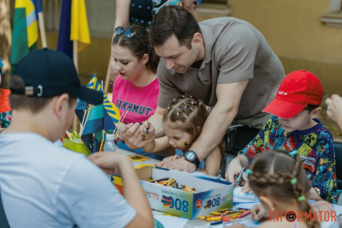 В Днепре в парке Шевченко отпраздновали первый день лета 9