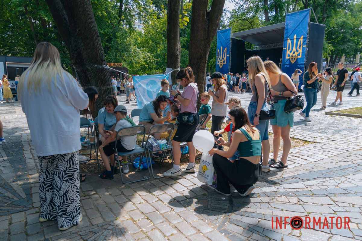 В Днепре в парке Шевченко отпраздновали первый день лета 44