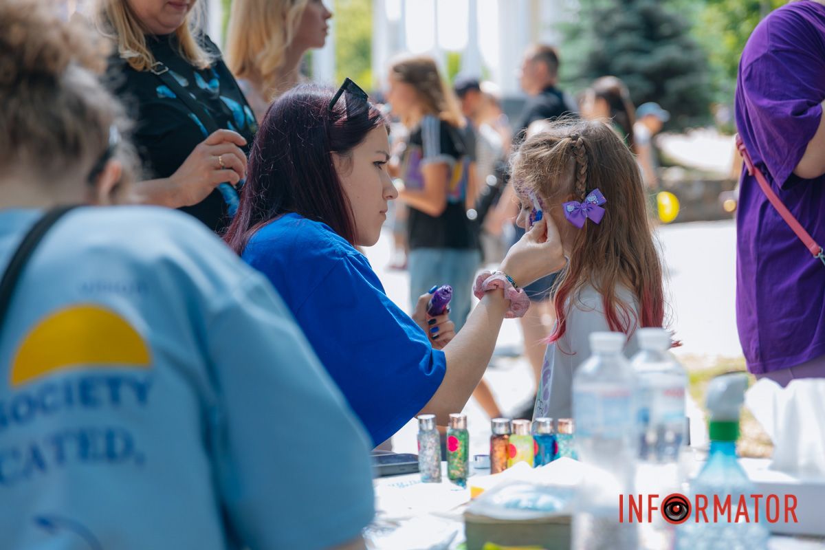 В Днепре в парке Шевченко отпраздновали первый день лета 40