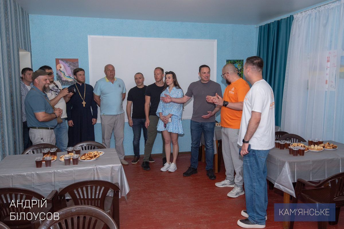 Для підтримки цивільних і допомоги фронту: у Кам’янському відкрили новий Волонтерський центр 7