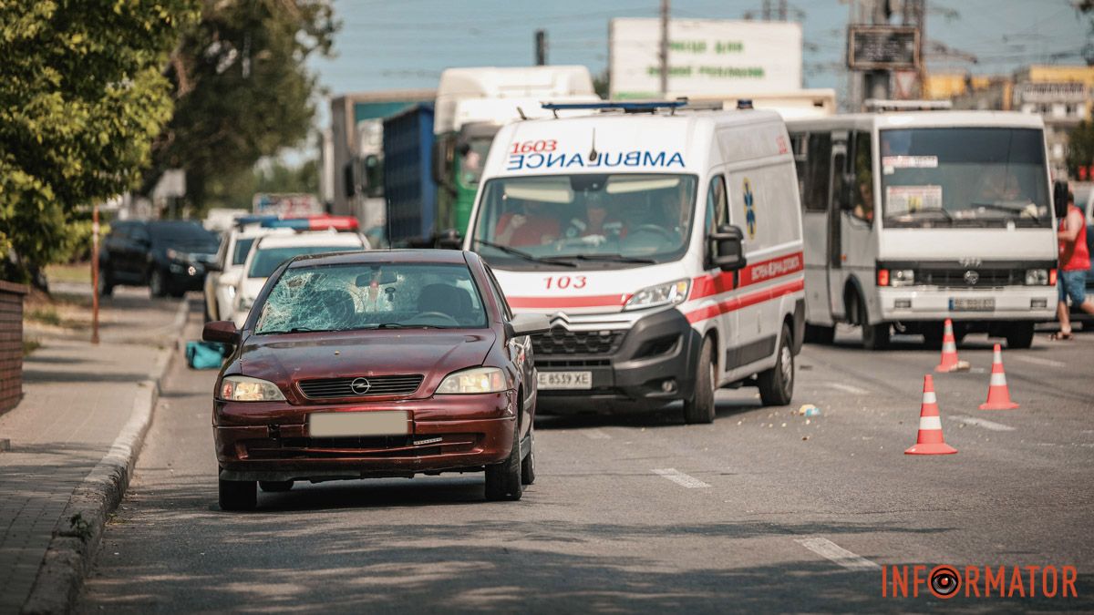У Дніпрі на Донецькому шосе Opel насмерть збив жінку на пішохідному переході