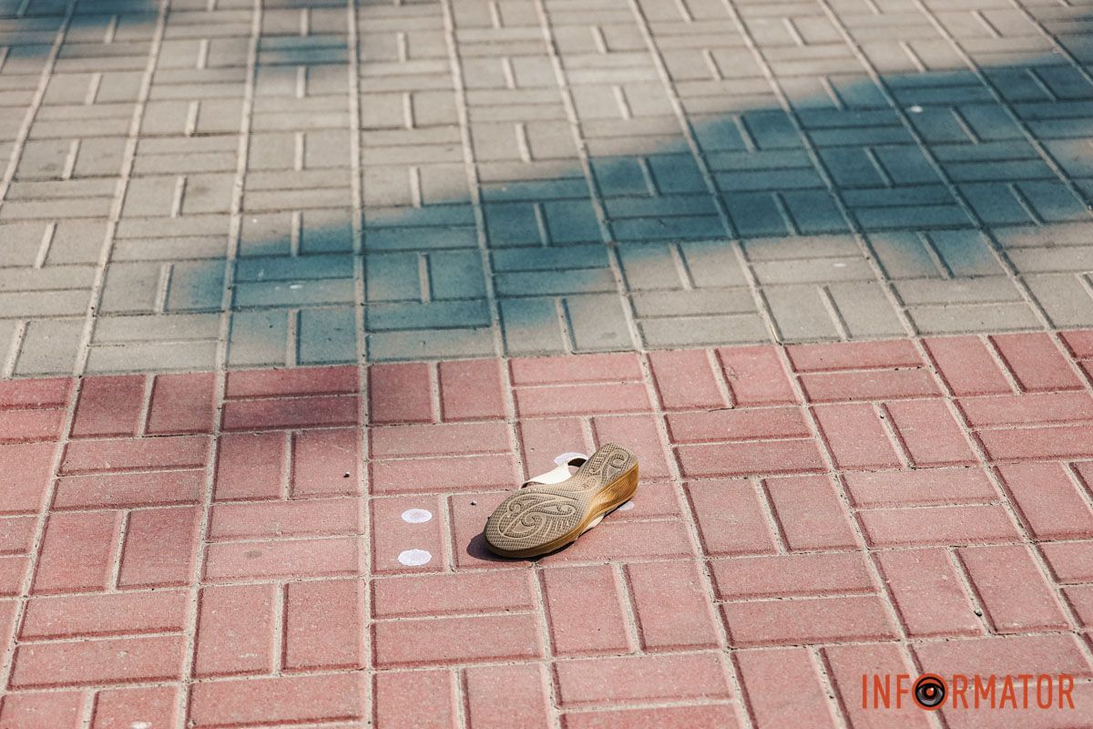 На жаль, травми виявилися не сумісними з життям У Дніпрі на Донецькому шосе Opel насмерть збив жінку на пішохідному переході 4