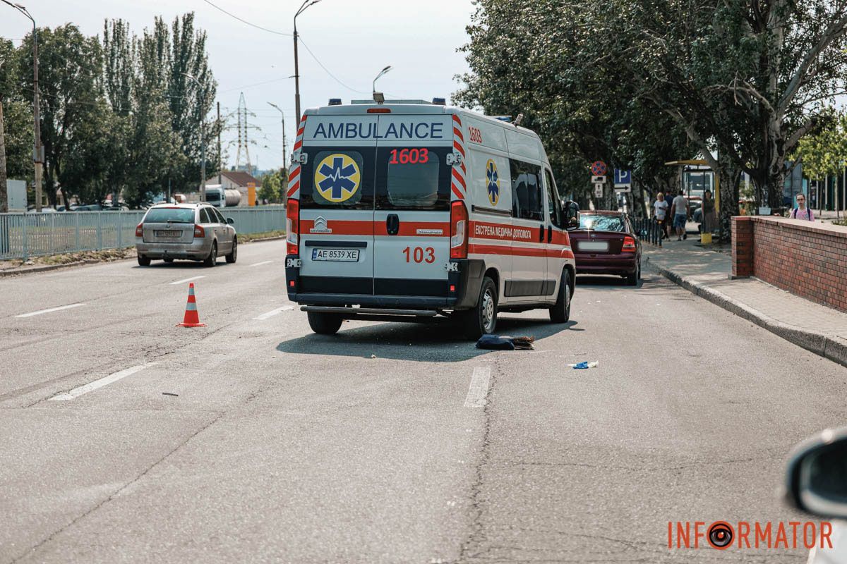 Інформатор закликає вас бути уважними на дорозі та дотримуватися правил дорожнього руху У Дніпрі на Донецькому шосе Opel насмерть збив жінку на пішохідному переході 12