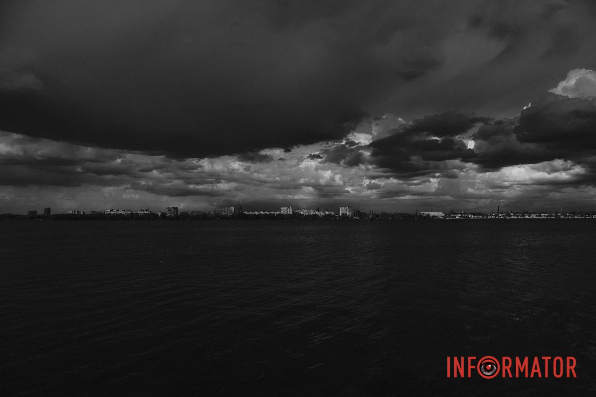 Никогда не спит город: нуарный Днепр в черно-белых тонах 4