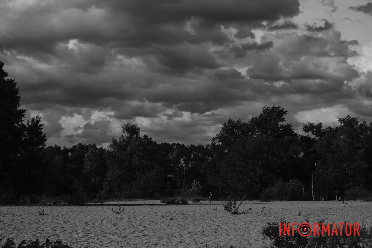 Никогда не спит город: нуарный Днепр в черно-белых тонах 6