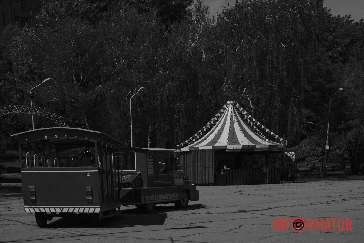 Никогда не спит город: нуарный Днепр в черно-белых тонах 7