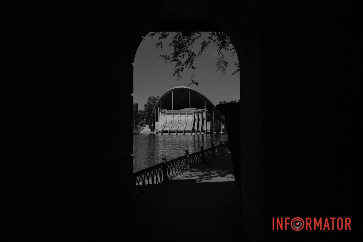 Никогда не спит город: нуарный Днепр в черно-белых тонах 8