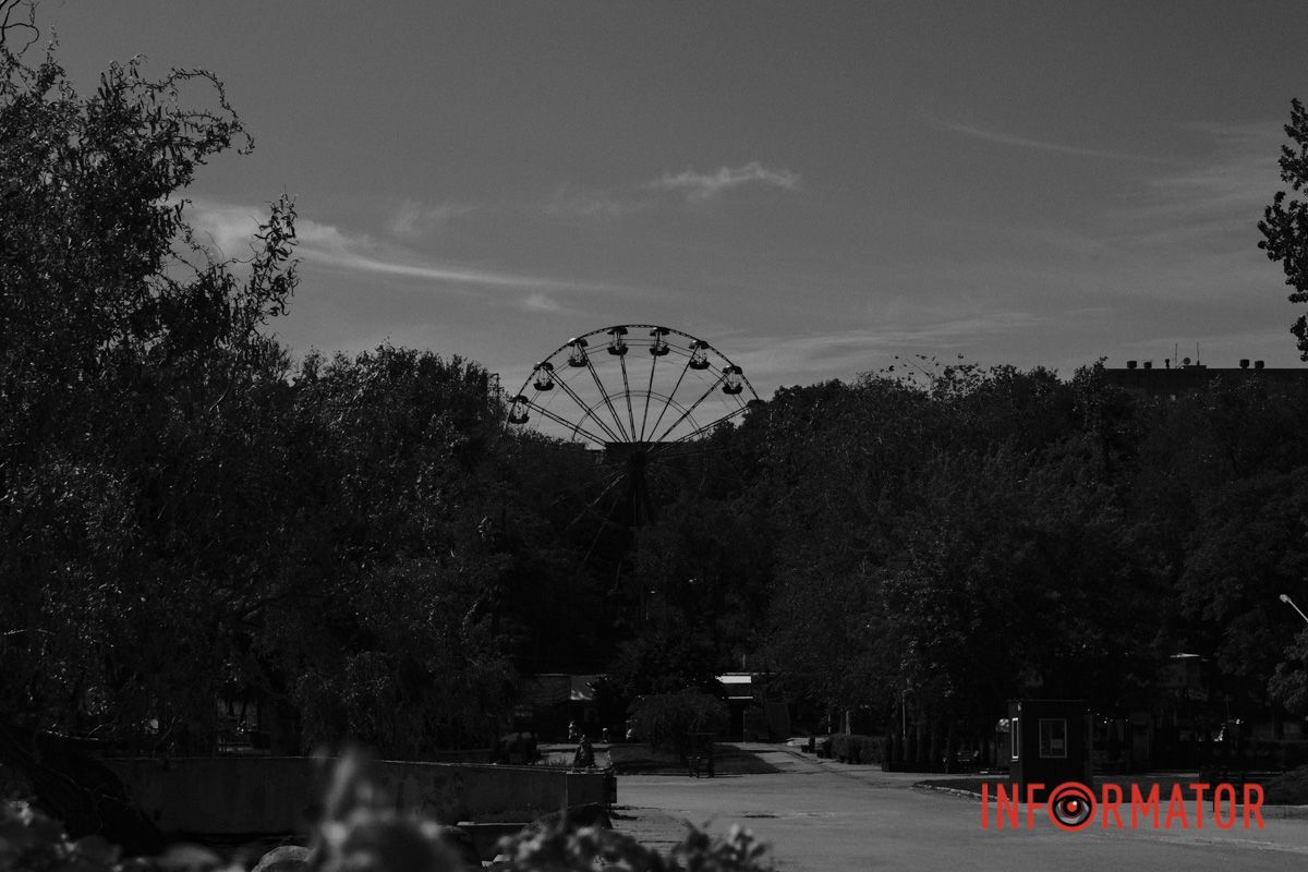 Никогда не спит город: нуарный Днепр в черно-белых тонах 12