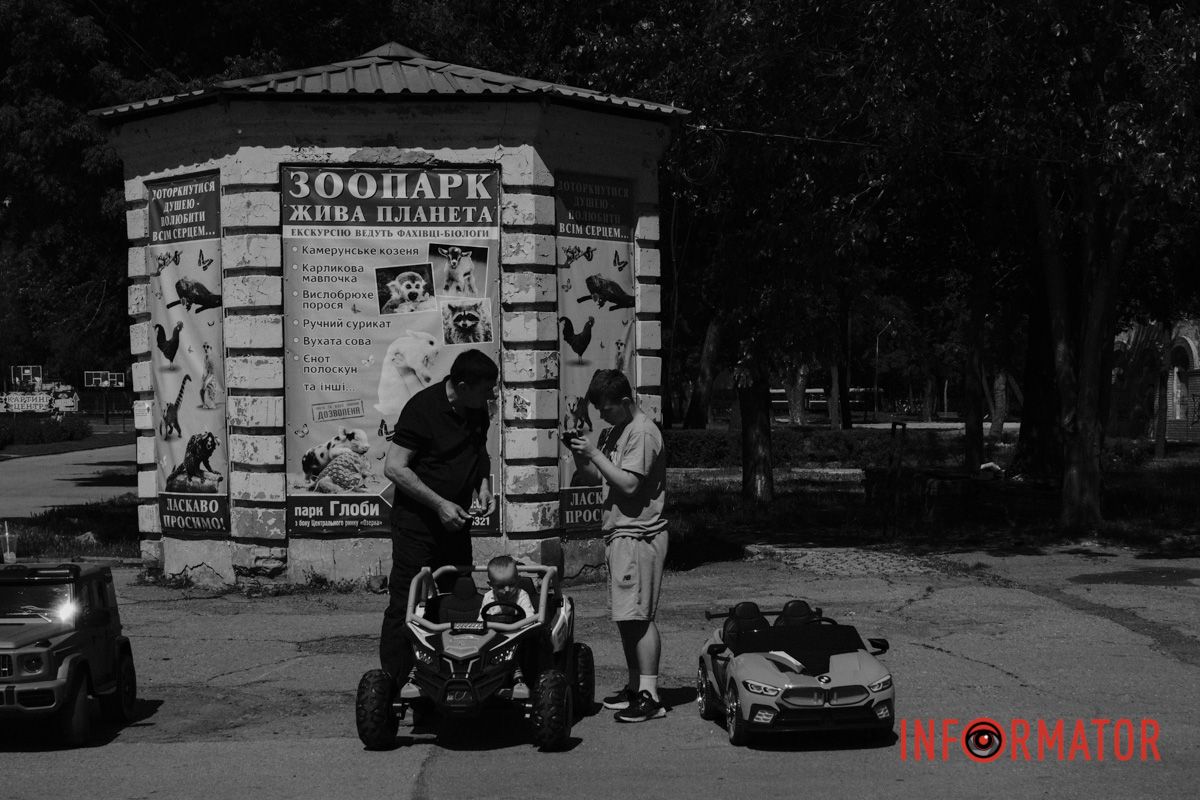 Никогда не спит город: нуарный Днепр в черно-белых тонах 16