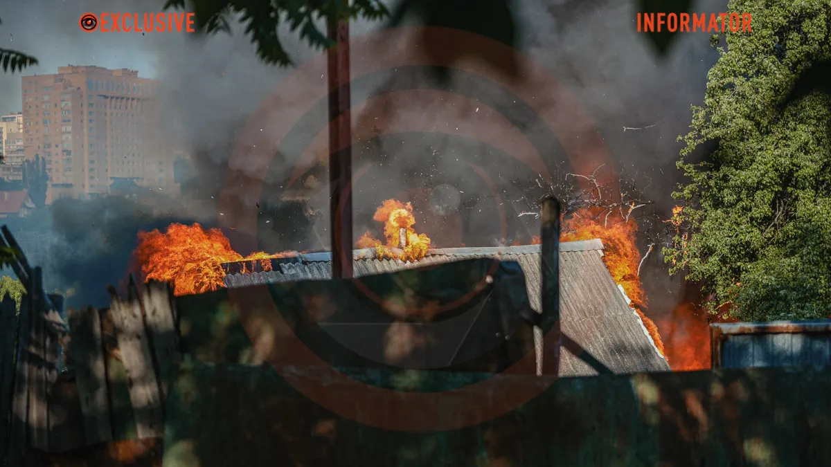 Стовп диму видно з різних точок міста: у Дніпрі сильно палає будинок, лунають вибухи