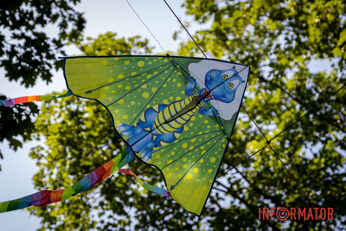 Яскраві повітряні змії