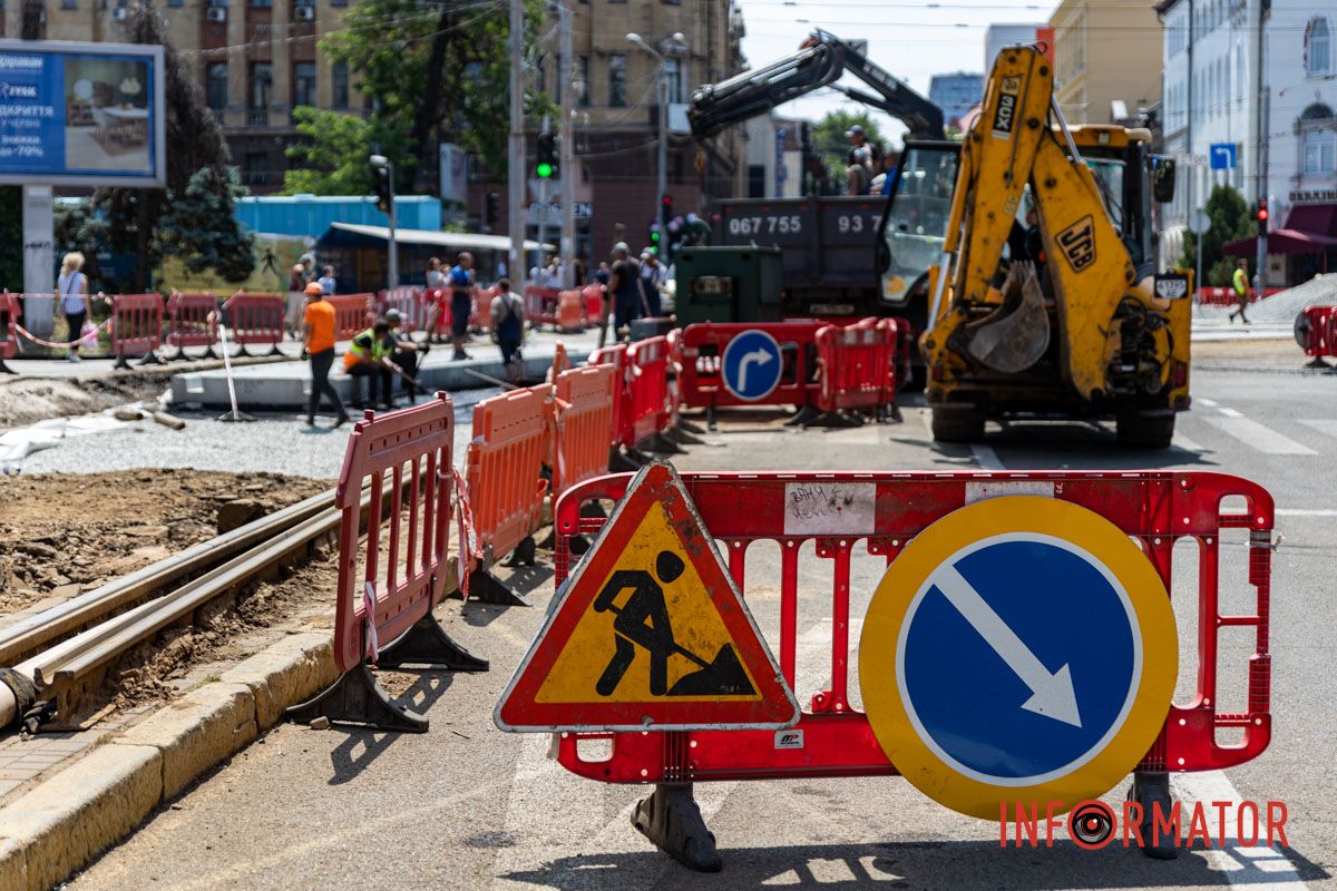 Роботи тривають на перехресті з вулицями Короленка та Володимира Мономаха Як просуваються дорожні роботи на проспекті Яворницького у Дніпрі 3