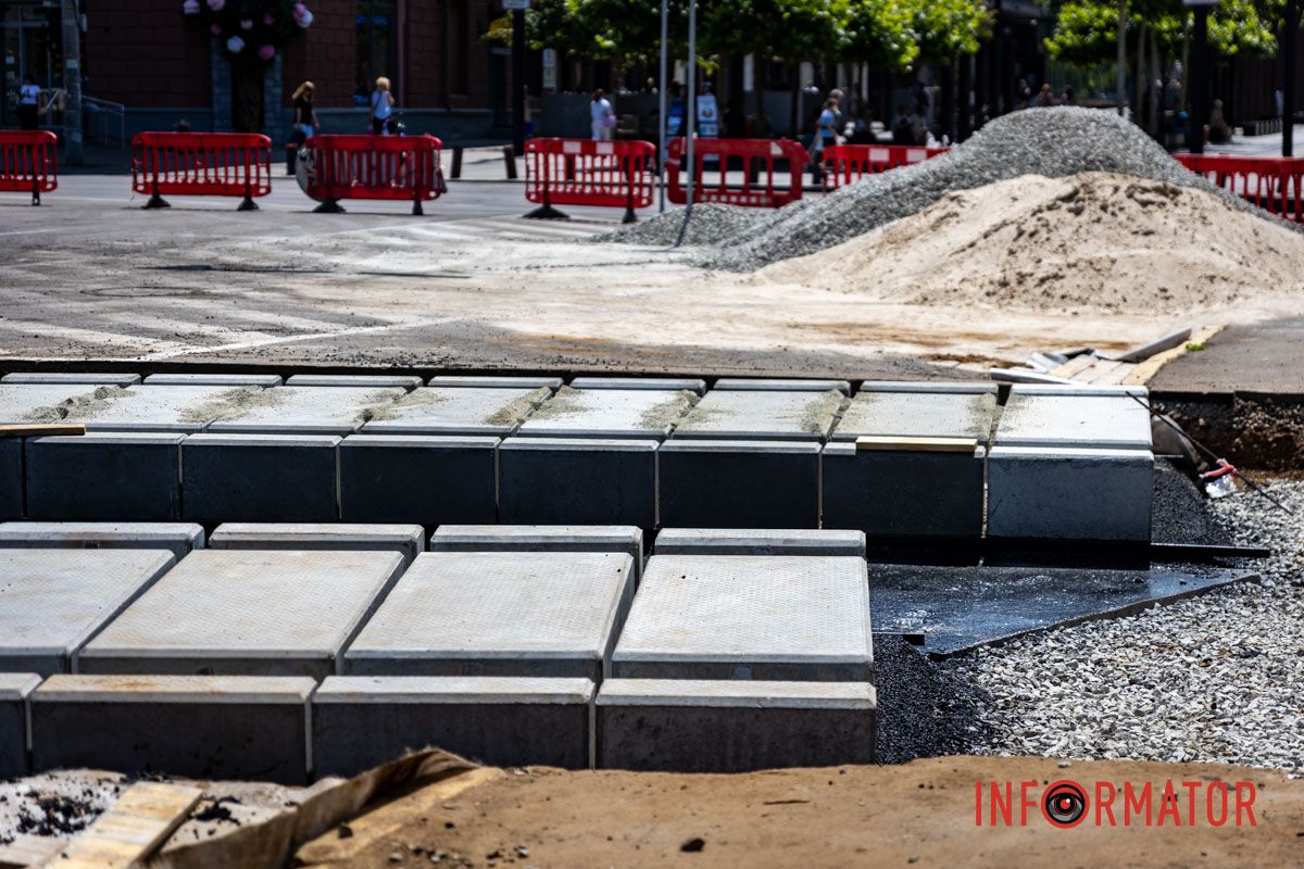 Колії готують для нових низькопідлогових трамваїв, на які Дніпро взяв кредит 8,5 мільйона євро Як просуваються дорожні роботи на проспекті Яворницького у Дніпрі 9