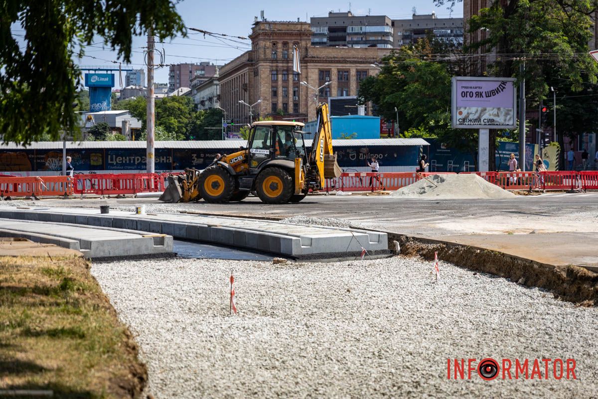 Наразі для транспорту вже запровадили об’їзди та альтернативні маршрути Як просуваються дорожні роботи на проспекті Яворницького у Дніпрі 13