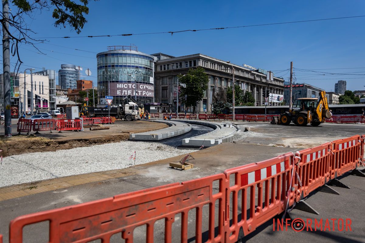 Замінюють трамвайну колію Як просуваються дорожні роботи на проспекті Яворницького у Дніпрі 18