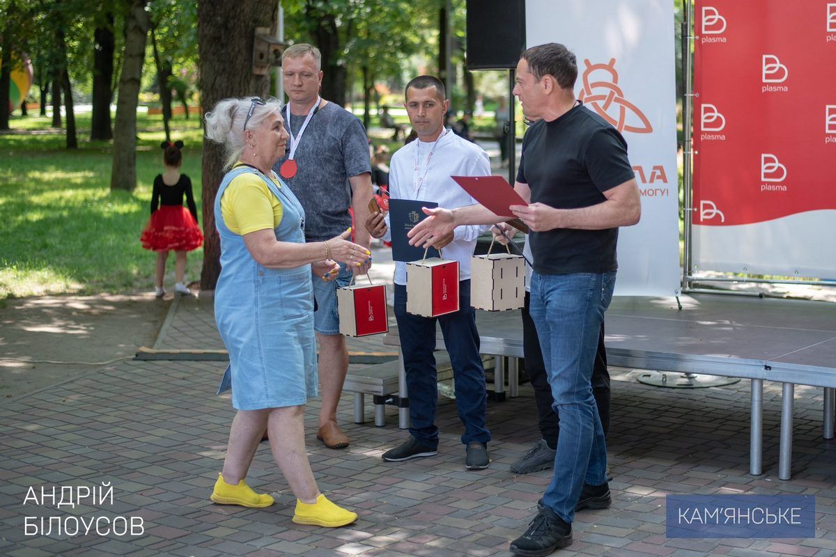У Центральному парку Кам’янського відбувся урочистий захід «Донорство — це рух вперед»: у Кам’янському відбувся урочистий захід 1