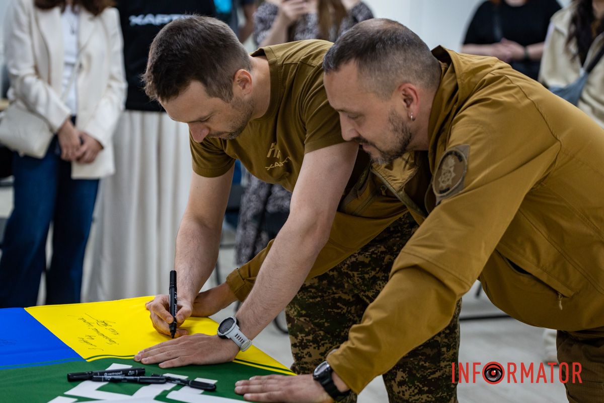 13 бригада НГУ "Хартия" приглашает в свои ряды добровольцев В Днепре на Баррикадной открылся "Хартия-Хаб" 13-й бригады НГУ 15