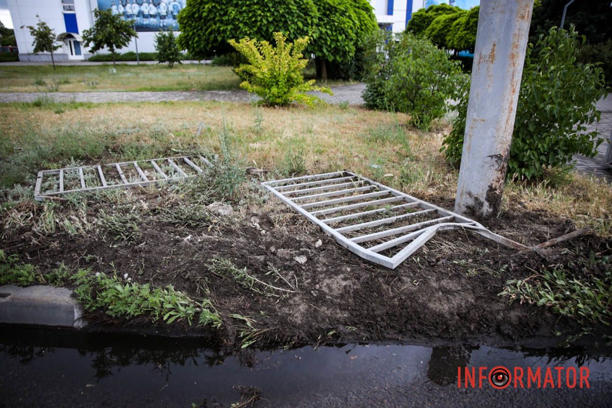 У неділю, 15 червня, на Набережній Заводській сталася аварія У неділю, 15 червня, на Набережній Заводській сталася аварія
