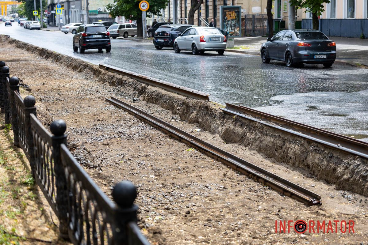 Ремонт колій «Готуються до нових трамваїв за майже 8,5 мільйонів євро»: у Дніпрі оновлюють колії на проспекті Яворницького 13