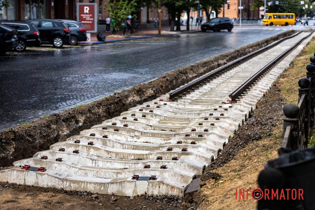 Частина робіт вже виконана «Готуються до нових трамваїв за майже 8,5 мільйонів євро»: у Дніпрі оновлюють колії на проспекті Яворницького 14