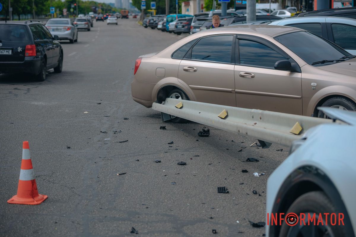 Пошкоджено Chevrolet, Renault та Toyota