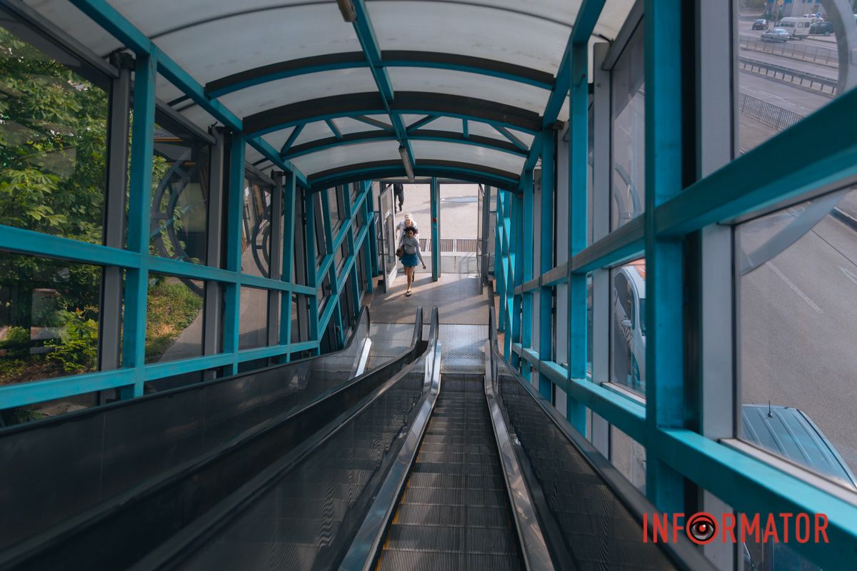 Траплялися випадки, коли частини покрівлі падали на тротуар чи проїжджу частину