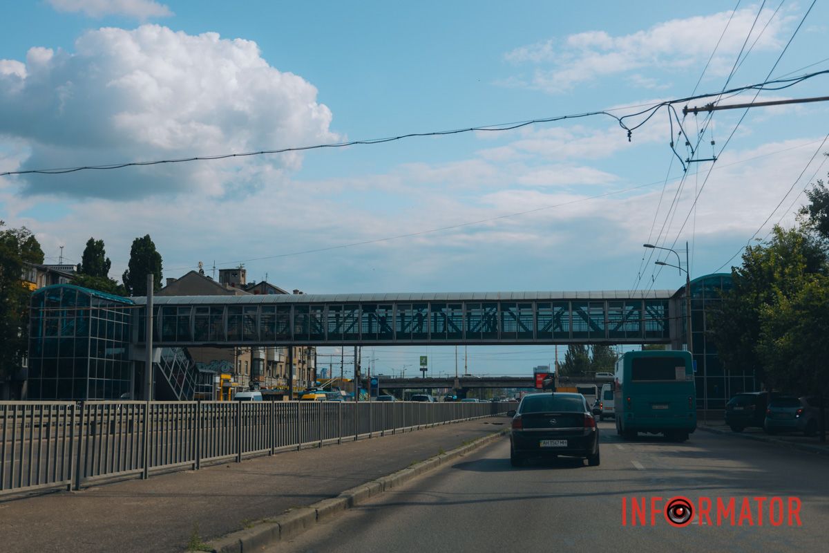 Раніше у спекотні дні температура всередині переходу досягала +60