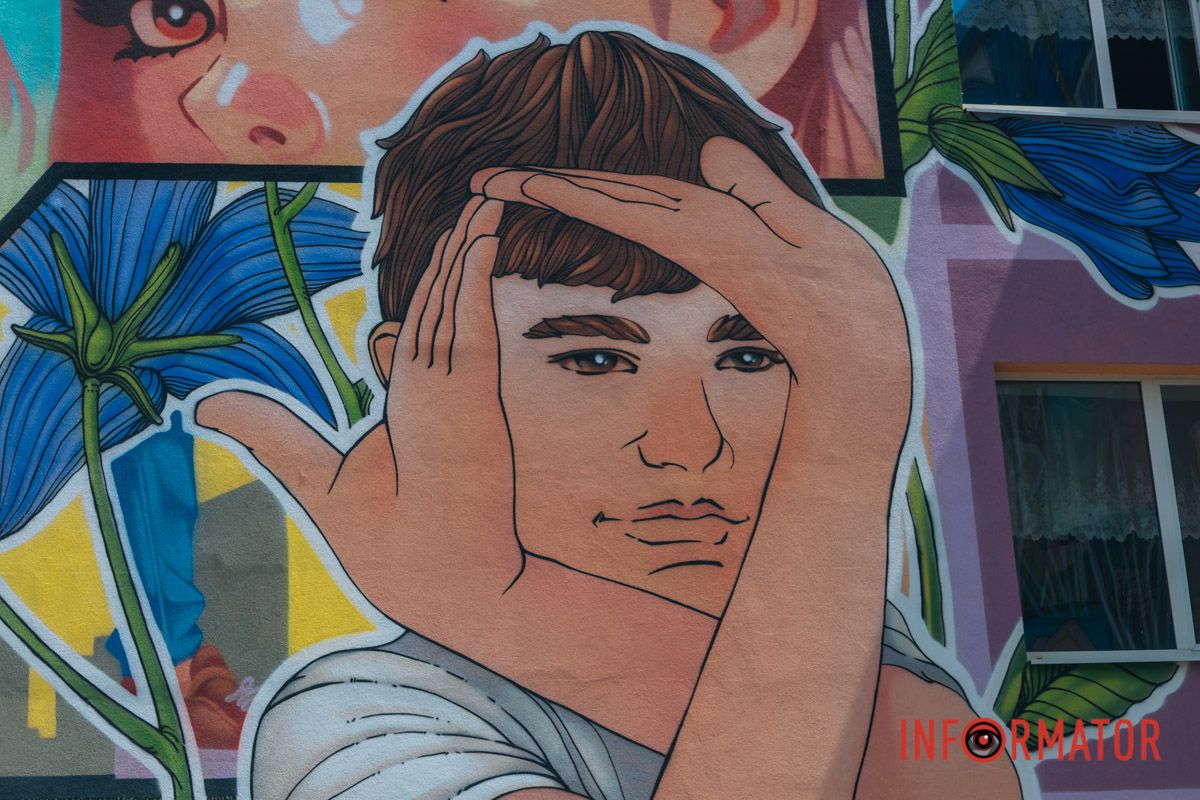 У Дніпрі на стінах ліцею №97 з’явився мурал у вигляді коміксу 6