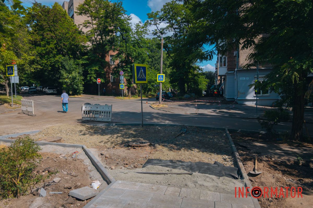 У Дніпрі на Мусліма Магомаєва під час ремонту під асфальтом знайшли історичну бруківку 4