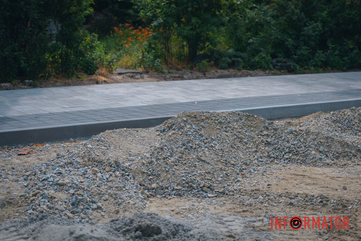 У Дніпрі на Мусліма Магомаєва під час ремонту під асфальтом знайшли історичну бруківку 14