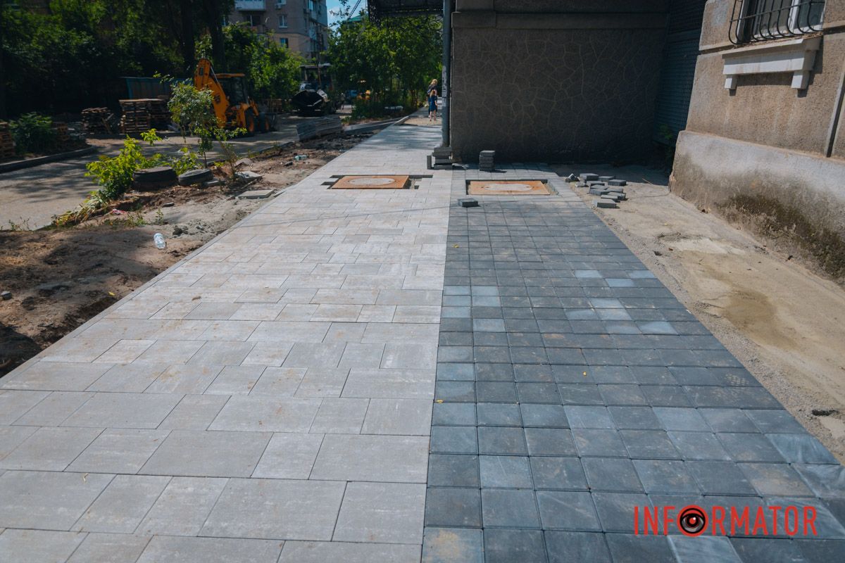 У Дніпрі на Мусліма Магомаєва під час ремонту під асфальтом знайшли історичну бруківку 22