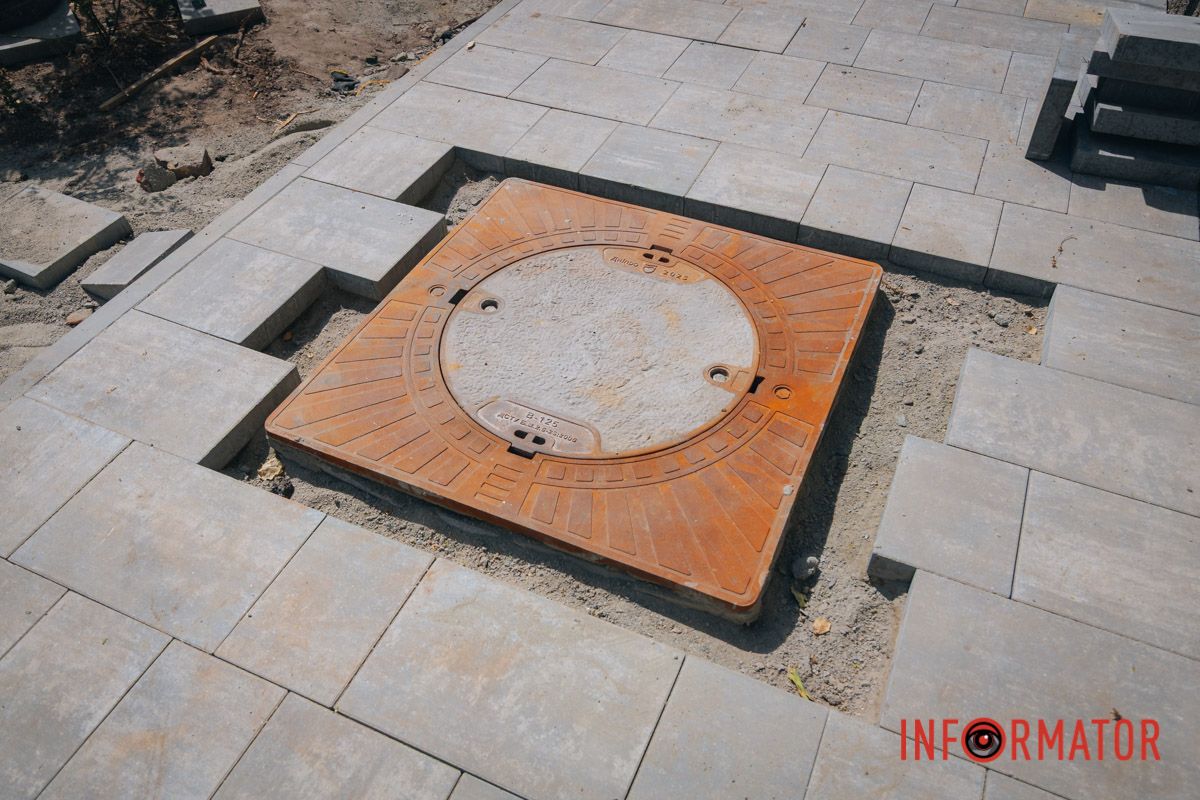 У Дніпрі на Мусліма Магомаєва під час ремонту під асфальтом знайшли історичну бруківку 24