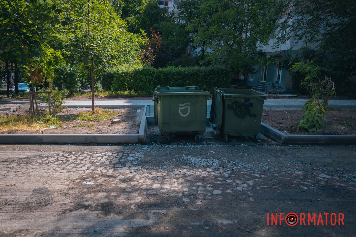 У Дніпрі на Мусліма Магомаєва під час ремонту під асфальтом знайшли історичну бруківку 33