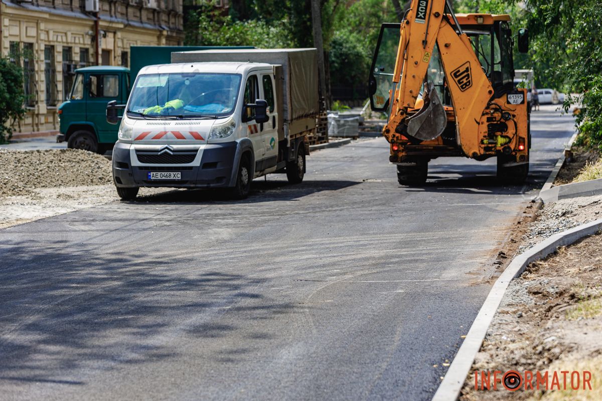Скоро откроют для проезда В Днепре на Муслима Магомаева старинную брусчатку "закатали в асфальт" 6