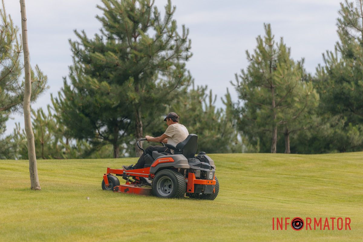 Яхт-клуб "Сечь" летом: уголок природы в сердце Днепра 106