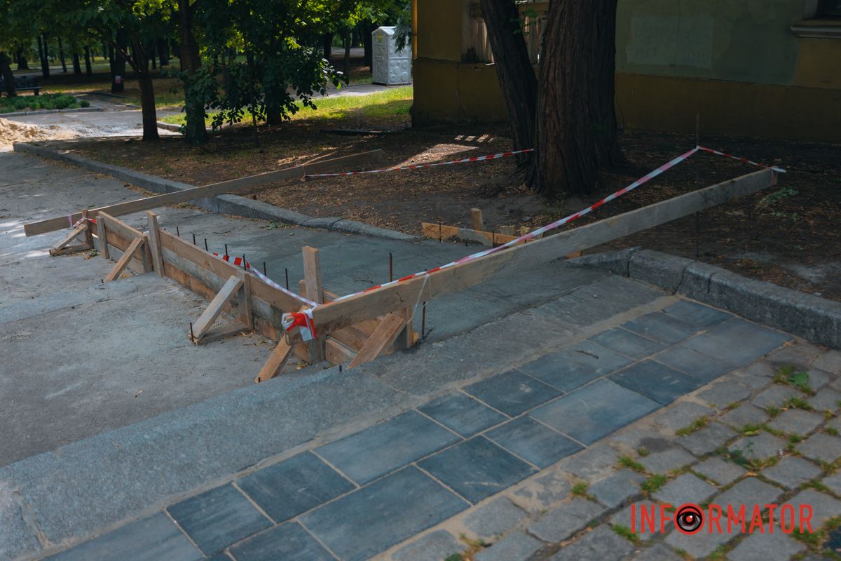 Пандус еще обустраивают