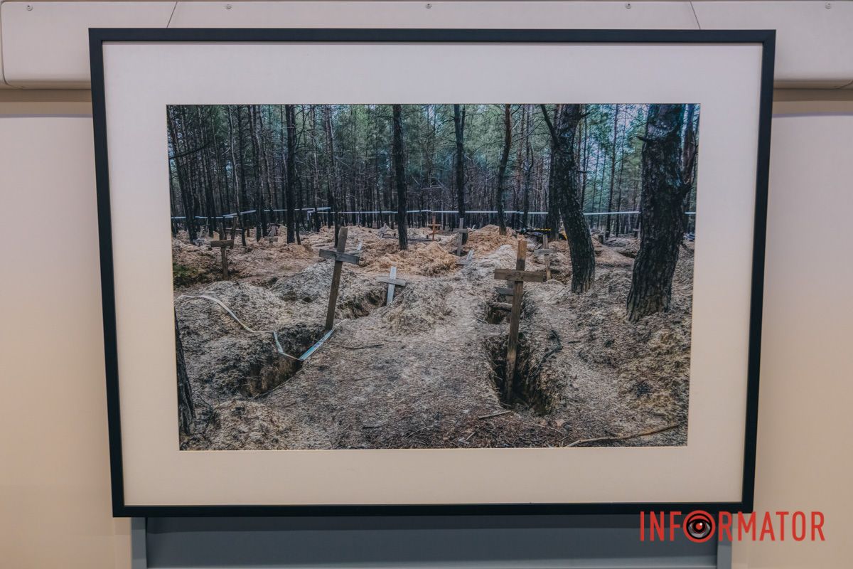 В Днепр прибыл художественный поезд с работами известного американского мецената Говарда Баффета 3