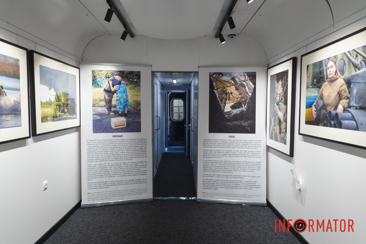 В Днепр прибыл художественный поезд с работами известного американского мецената Говарда Баффета 12